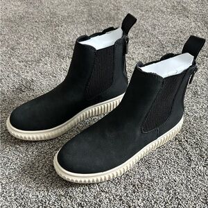 Blowfish Malibu Women's Coy4earth Chelsea Boot - Size 6.5 - New In Box